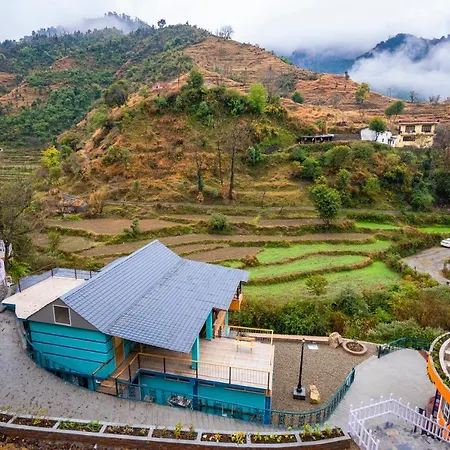 Zostel Plus Mussoorie, Kempty-2